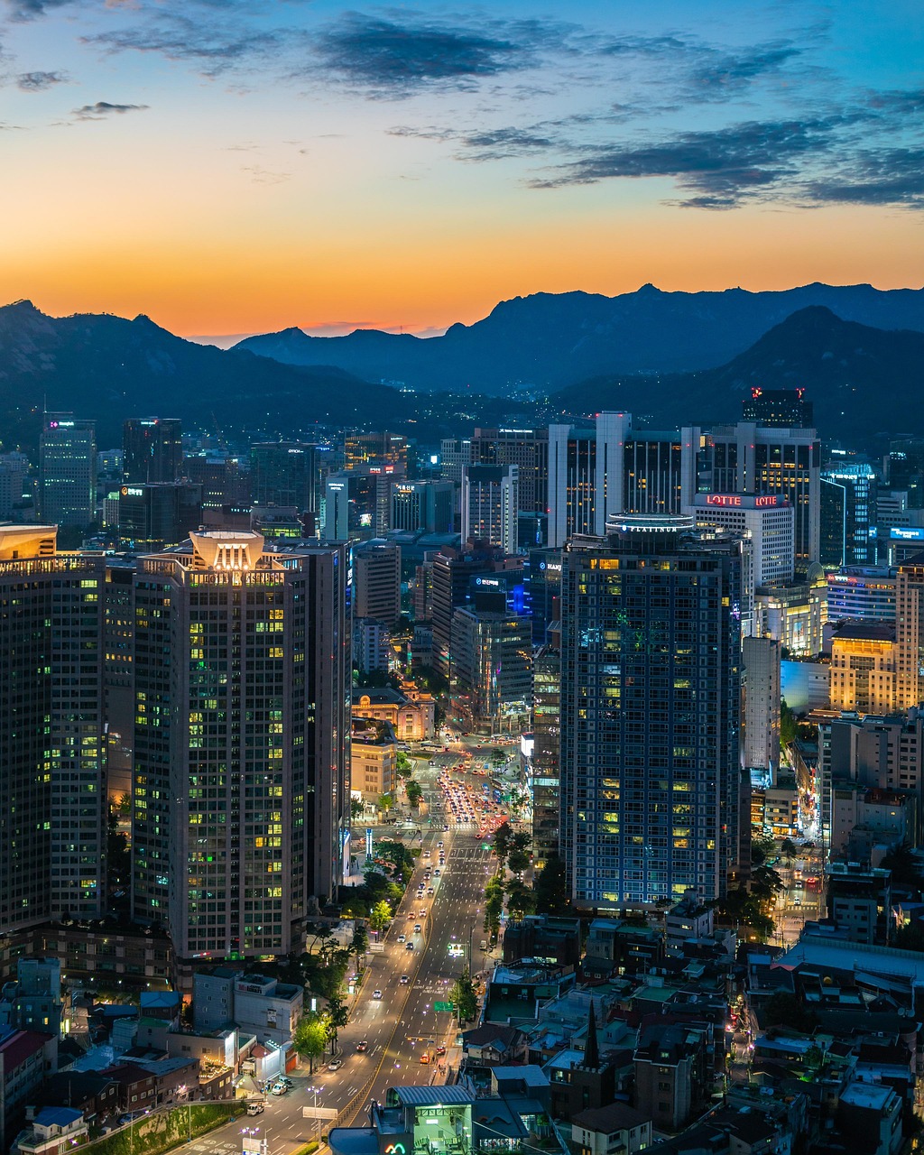 Seoul city landmark at sunset