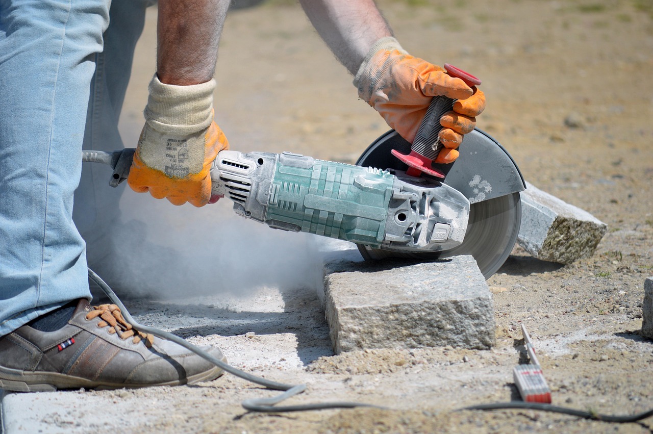 granite stone cutting